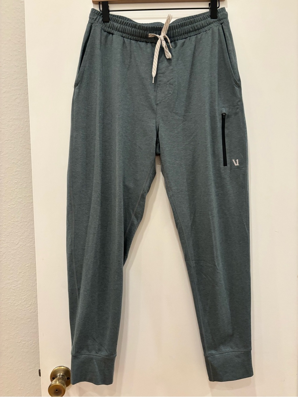 Vuori Men's Sunday Collection Performance Jogger cuffed pants pull-on drawstring